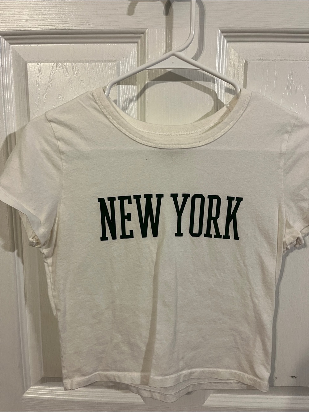 Hollister New York Graphic Tee — White Short Sleeve Top